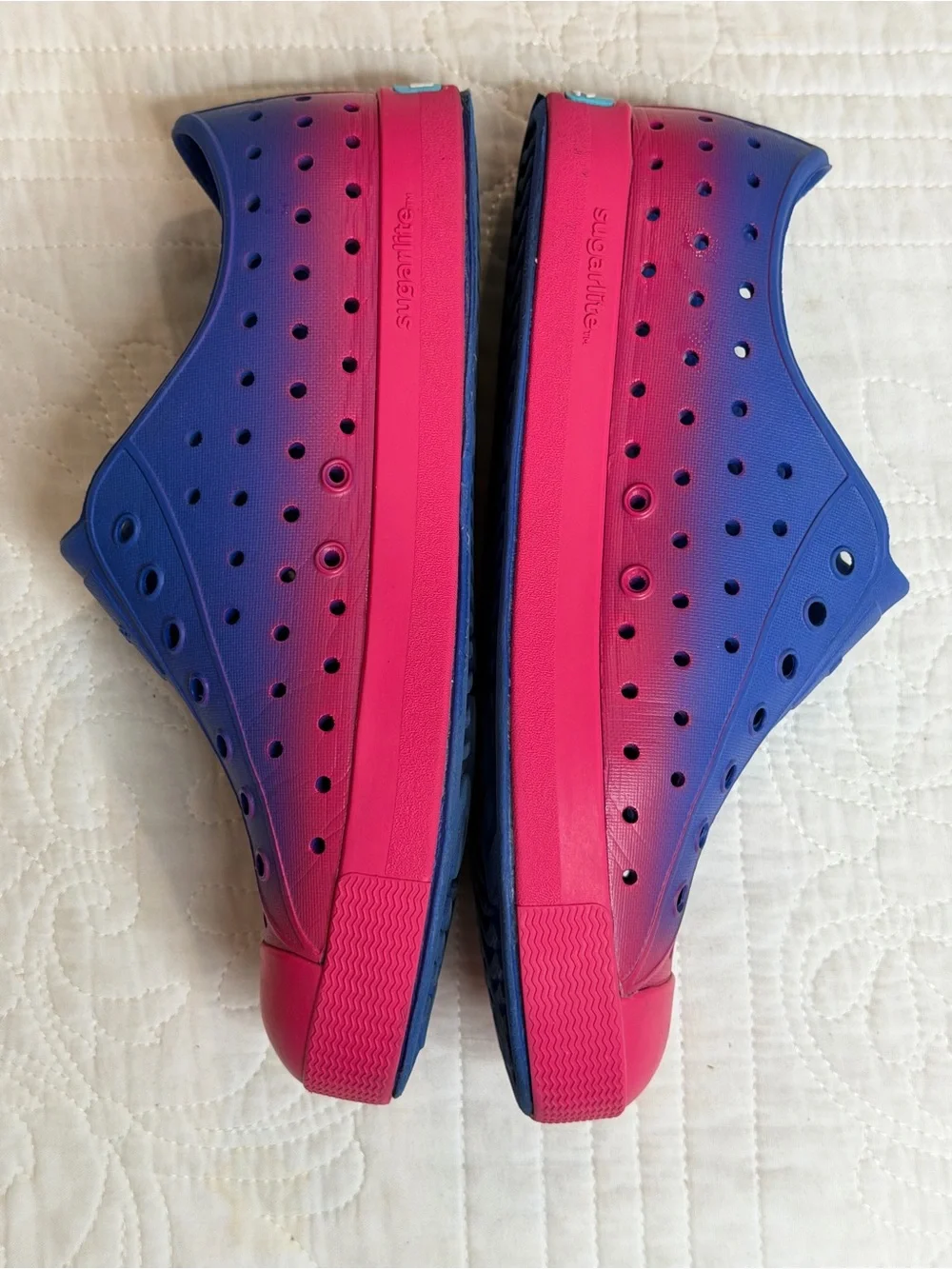 Native Jefferson Slip On Shoes Ombré Blue Pink Print Size 3 Kids Water